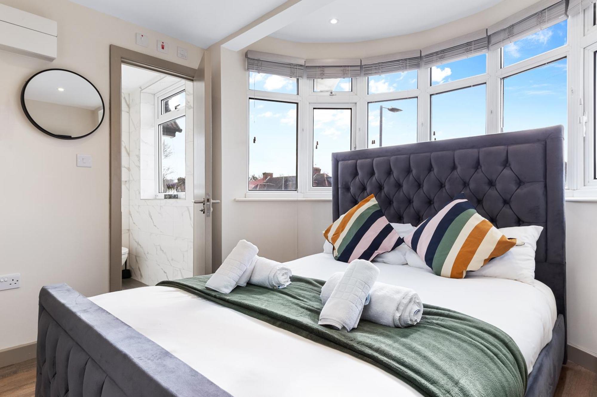 Serviced Ensuite Modern Studio - Sleeps 2 - Near Wembley Stadium - Good Transport Link To Central London - Harrow Ha3 Hatch End Exterior photo